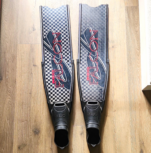 Red falcon fins t700 - c4,